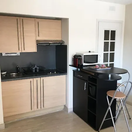 Apartment Impeccable Studio Vue Mer Avec Balcon By Weekome